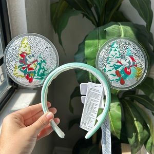 Disney Parks 2022 Holiday Christmas Mickey Minnie Snow Globe ears